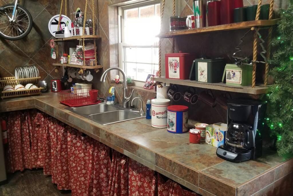 Rural Life On A Real Christmas Tree Farm! Hallmark Experience! Ozark Esterno foto