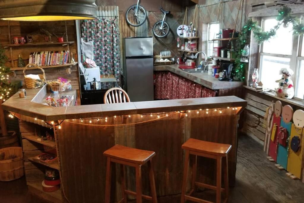 Rural Life On A Real Christmas Tree Farm! Hallmark Experience! Ozark Esterno foto