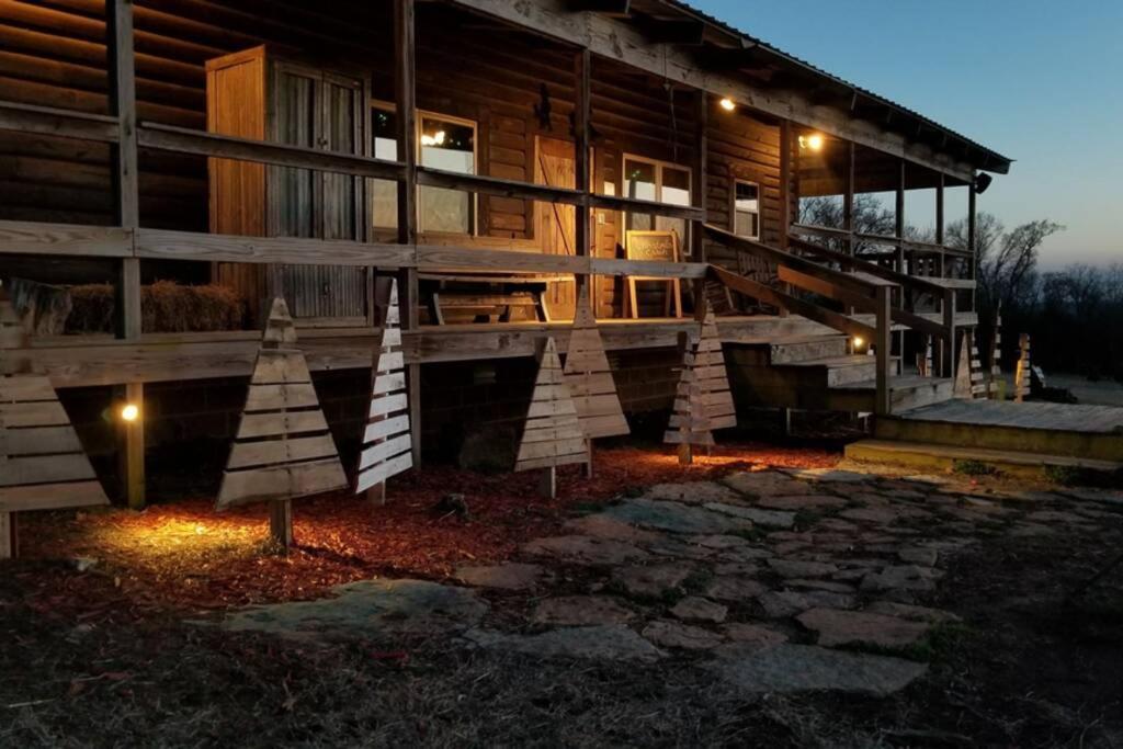 Rural Life On A Real Christmas Tree Farm! Hallmark Experience! Ozark Esterno foto